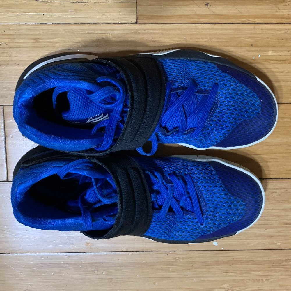 NIKE KYRIE IRVING MEN'S SNEAKERS (SIZE 8)